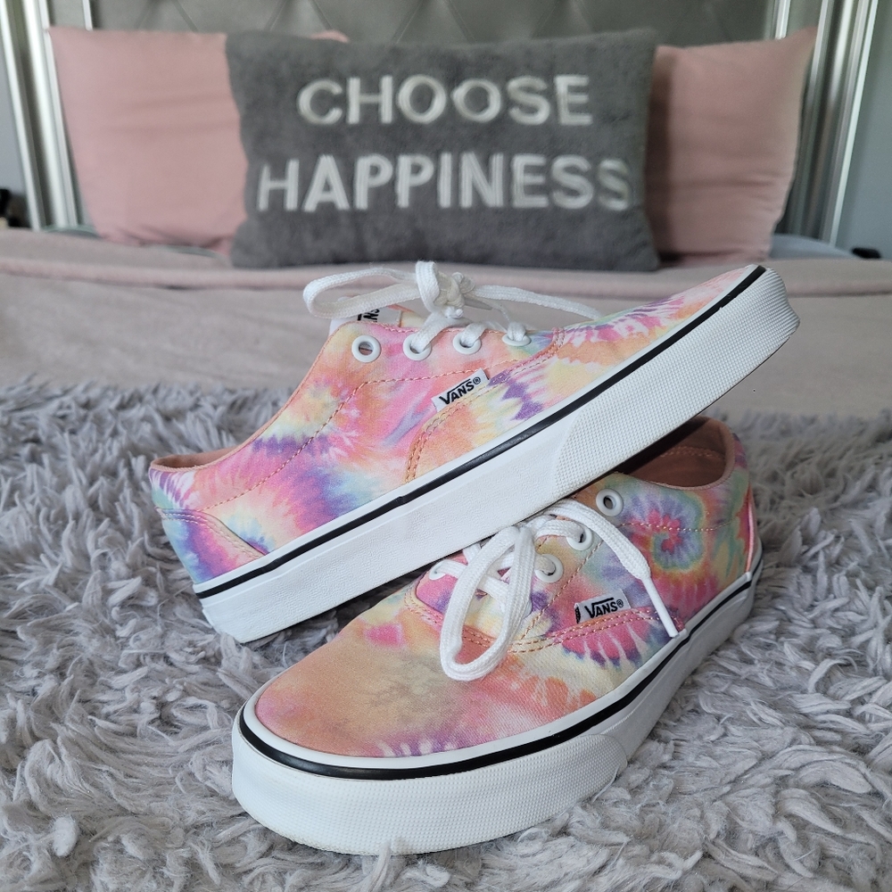 VANS WOMENS DOHENY SNEAKER - TIE-DYE